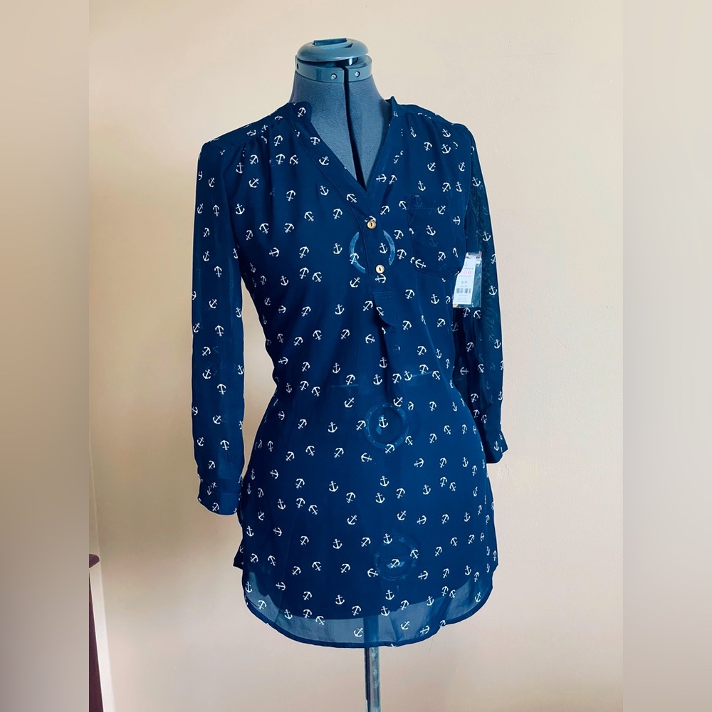 ♥️NWT Ardene Full Sleeves Nautical top
Size S